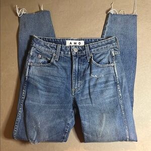 AMO Blue Ankle Cropped Jeans with Vintage-Inspired Fading
